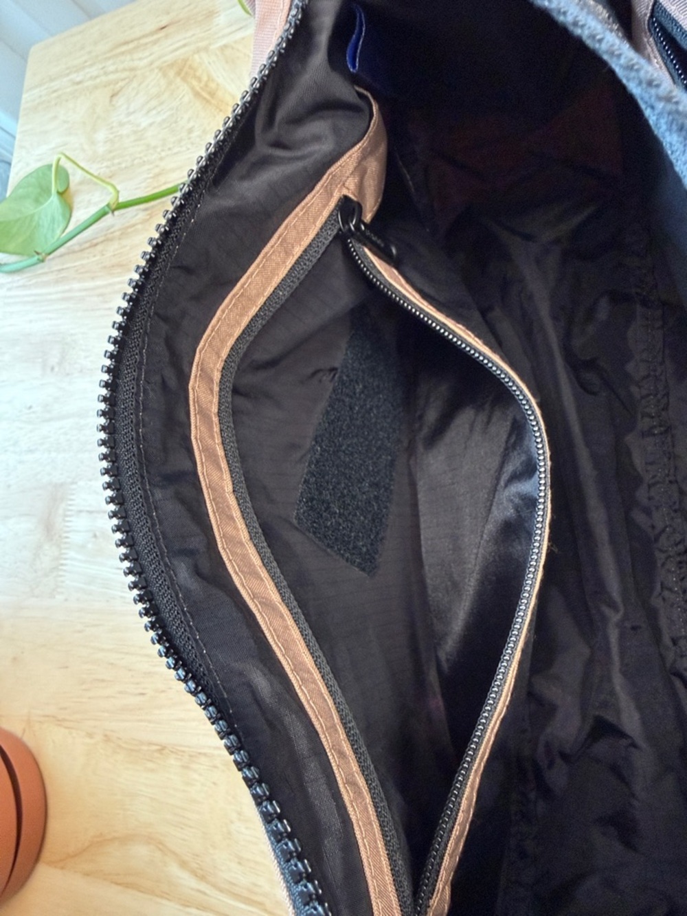 Baggu Medium Nylon Crescent Bag -Please Read Description. - Picture 4 of 4